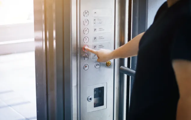 Elevator Backup by Online Power